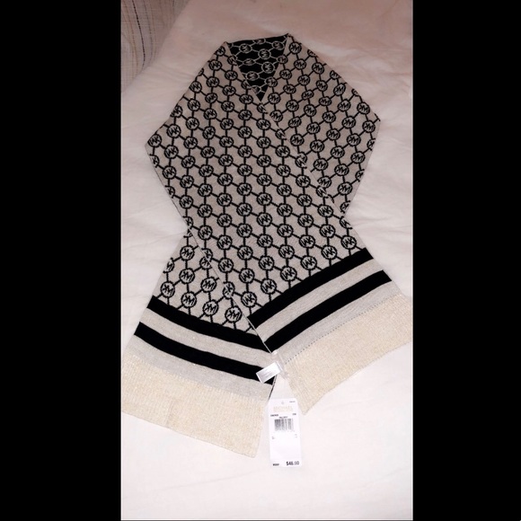 Michael Kors Scarf - Picture 2 of 6